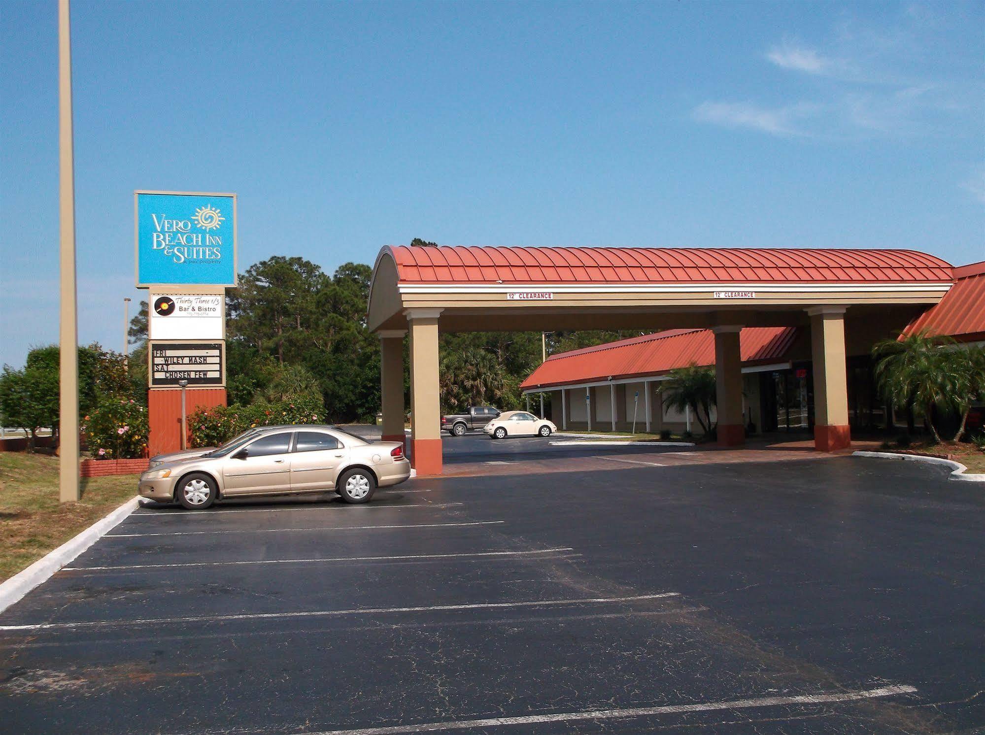 Vero Beach Inn & Suites Vero Beach I-95 (Adults Only) Exterior photo